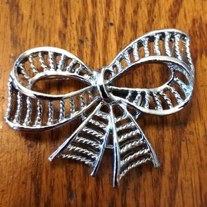 Vintage Open Filigree Oin